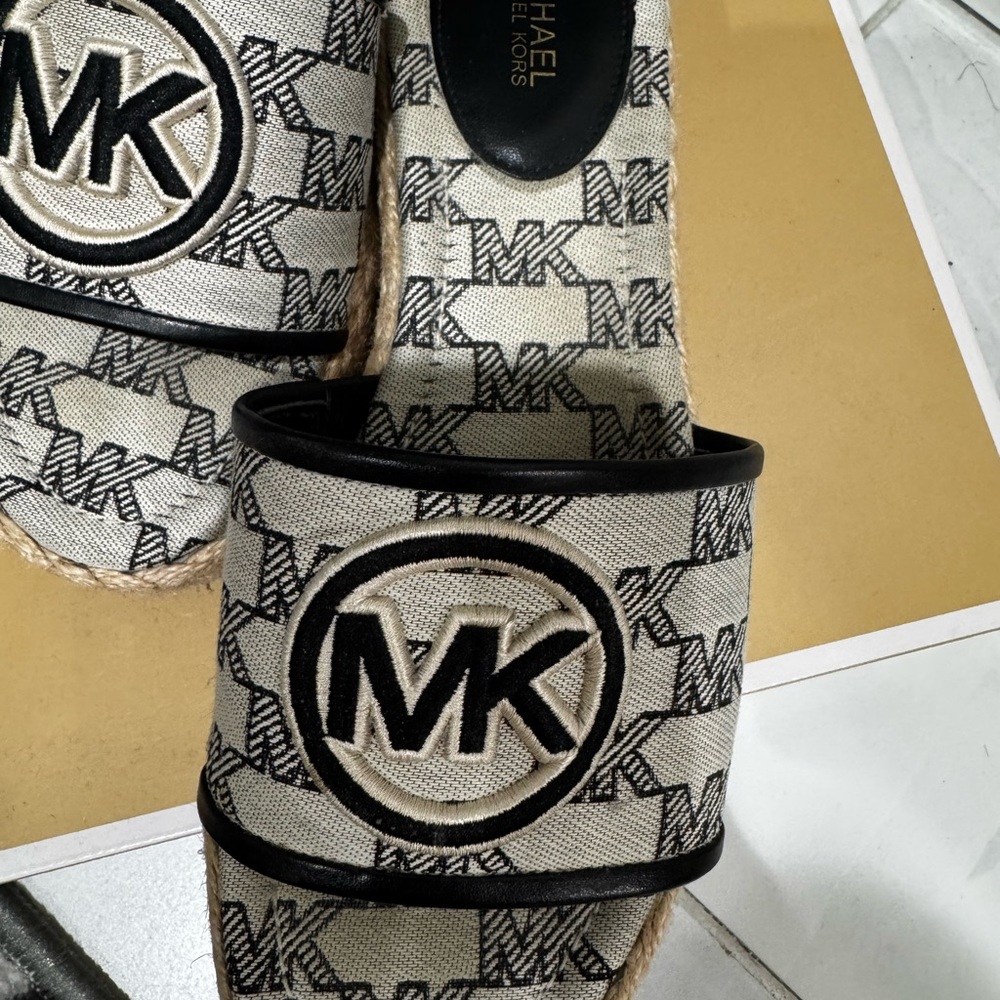 Michael Kors Black and Gray Platform Sandals - Picture 4 of 10